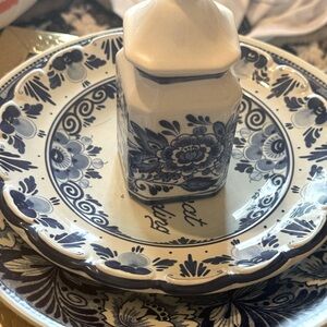 Rare Delft Blue hand-painted set of 4 pieces